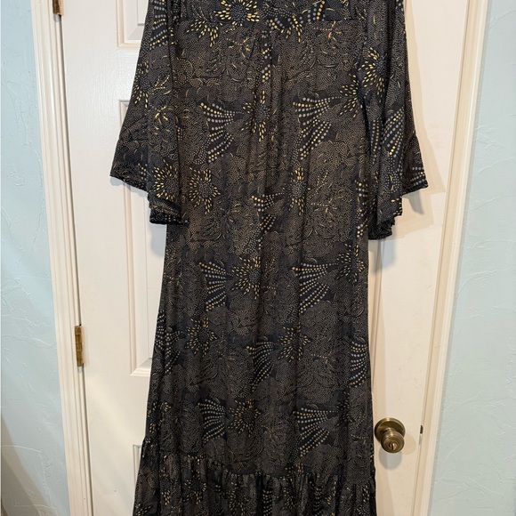 Paani Maxi Dress Black & Gold Ruffle S 

Magical energy
Holiday
Party
Costume‎ - Picture 10 of 17